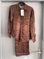 Zara satijnen blouse en broek set - maat S - nieuw, Kostuum of Pak, Bruin, Zara, Nieuw