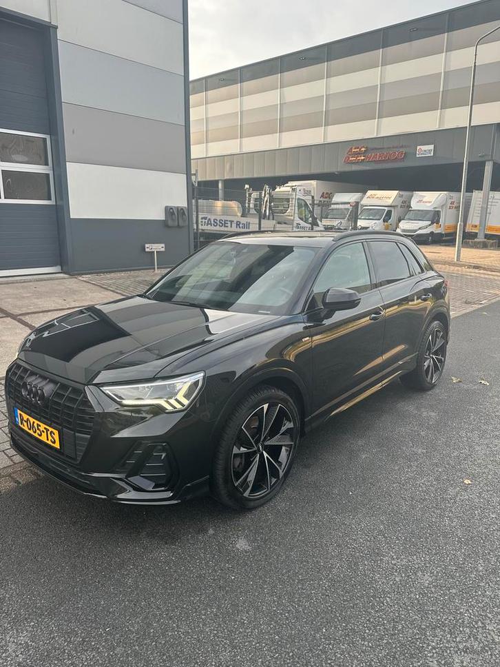 Audi Q3 45 Tfsi 231pk S Tronic Quattro 2019 Zwart, Auto's, Audi, Particulier, Q3, Benzine, SUV of Terreinwagen, Automaat, Geïmporteerd