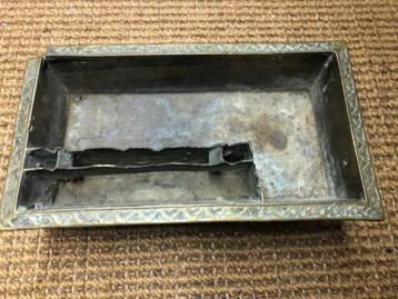 Bakje van koper/brons . functie onbekend . mooi bewerkt beschikbaar voor biedingen