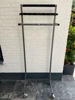 Metalen rek voor riemen/sjaals, 3 niveaus, met wieltjes, Ophalen, Gebruikt