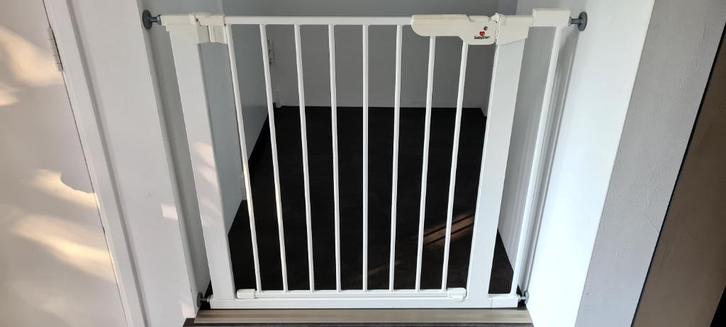 Nieuwstaat: 2 BabyDan Premier klemhekjes 73-93 + 2 Y-spindel, Kinderen en Baby's, Traphekjes, Zo goed als nieuw, Klemhekje, Metaal of IJzer
