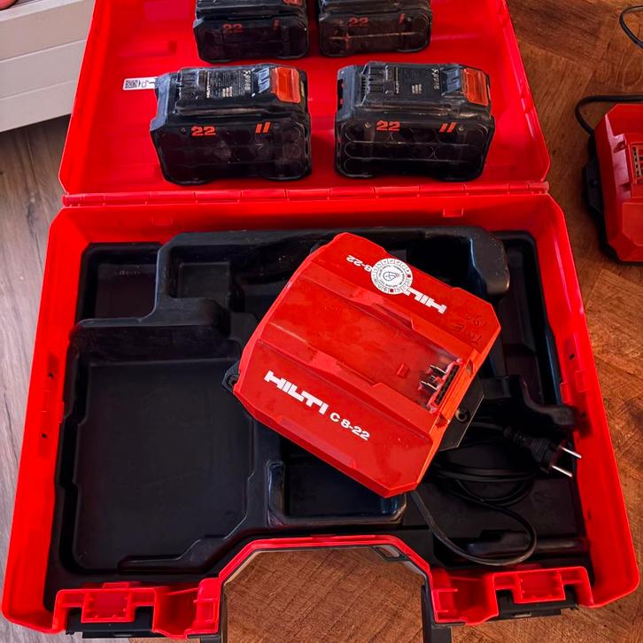 Hilti accu’s Nuron en lader C8-22 zgan, Doe-het-zelf en Verbouw, Gereedschap | Handgereedschap, Zo goed als nieuw, Ophalen of Verzenden