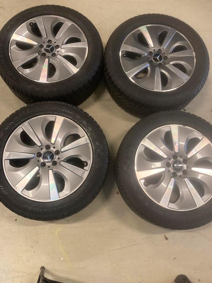 Mooie mercedes velgen, 19 inch winterbanden dunlop, Auto-onderdelen, Banden en Velgen, Banden en Velgen, Winterbanden, 19 inch