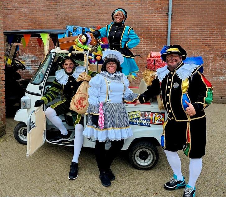 De mobiele Sinterklaas disco act! PAKJES tuk tuk- 12!, Diversen, Sinterklaas, Zo goed als nieuw, Ophalen