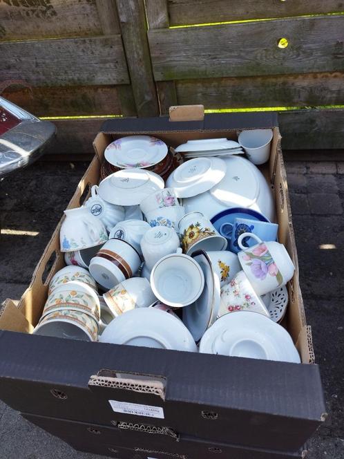 doos vol met bruikbaar goed servies, Antiek en Kunst, Antiek | Servies los, Ophalen