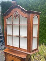 Vintage Vitrine hangend theekastje met glazen plankjes, Antiek en Kunst, Antiek | Meubels | Kasten, Ophalen
