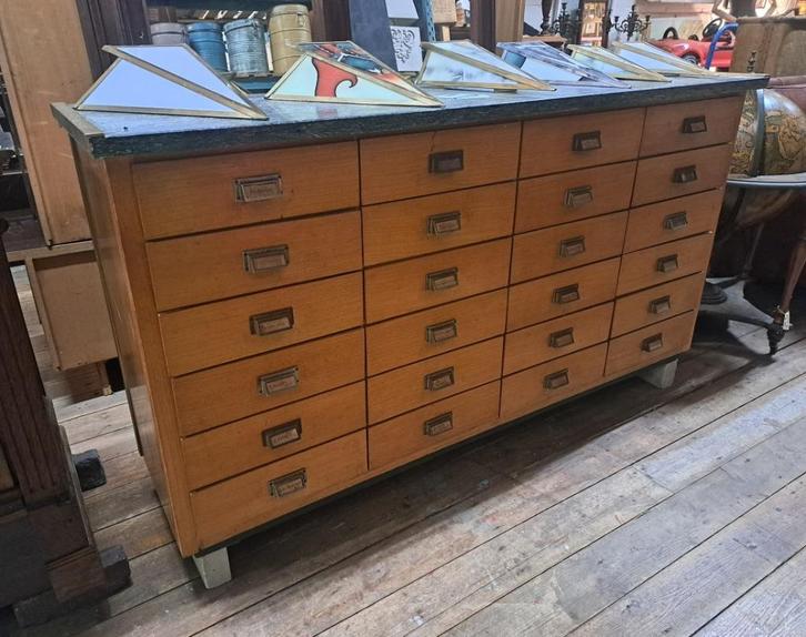 Antieke ladekast of wandkast met marmer blad 165 cm x 85 cm, Antiek en Kunst, Antiek | Meubels | Kasten, Ophalen