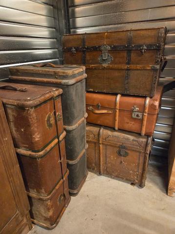 Koffer, oude koffers, kisten,mand,oud linnengoed,emaille.  beschikbaar voor biedingen