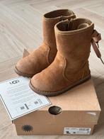 Uggs 25, Ophalen of Verzenden, Zo goed als nieuw, Jongetje of Meisje, Schoentjes