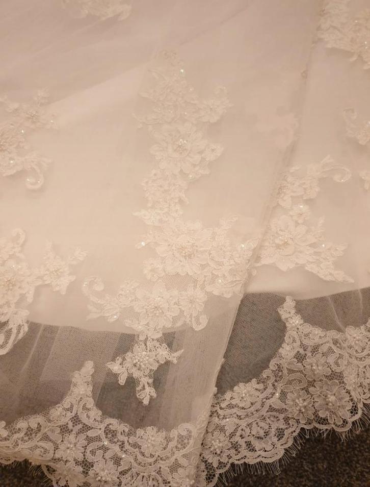 Mooie gedetailleerde plussize trouwjurk, Kleding | Dames, Trouwkleding en Trouwaccessoires, Gedragen, Trouwjurk, Wit, Ophalen