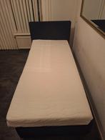 Bed karlson. Kleur zwart. 90 bij 200, Ophalen, 90 cm, Eenpersoons, Zo goed als nieuw