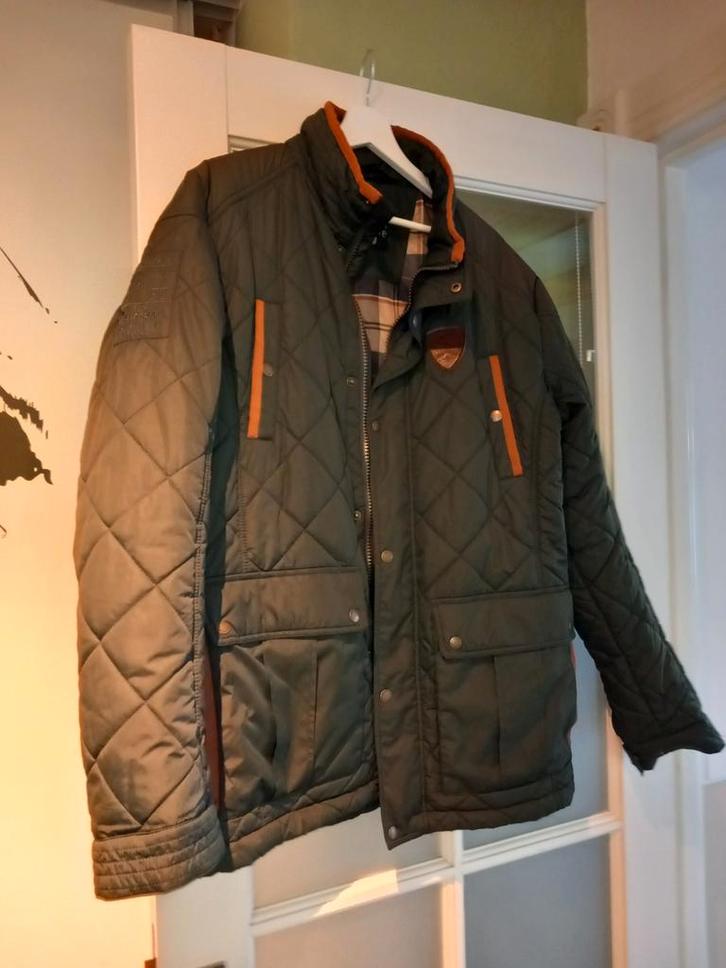 Groene gewatteerde jas met oranje accenten - Maat L, Kleding | Heren, Jassen | Zomer, Gedragen, Maat 52/54 (L), Groen, Ophalen of Verzenden