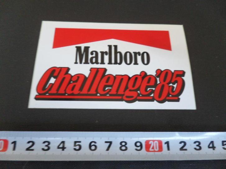 sticker tabak - marlboro challenge '85 - 1985, Verzamelen, Stickers, Zo goed als nieuw, Bedrijf of Vereniging, Ophalen
