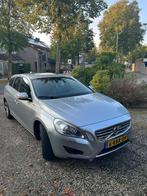 Volvo V60 D6 215pk Plug-in Hybrid 2013 Grijs, Auto's, Automaat, 1800 kg, Zwart, 1848 kg