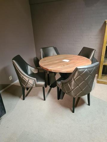 Diverse tafels, Totale Leegverkoop!! Livinnhome24 beschikbaar voor biedingen