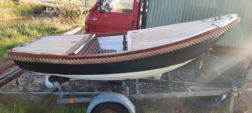 Mini sloep. Polyester met teak dek., Watersport en Boten, Sloepen, Gebruikt, Tot 10 pk, 3 tot 6 meter, Binnenboordmotor, Benzine
