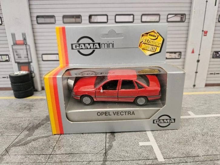 Gama Opel Vectra 1989 1/43 in ovp rood, Hobby en Vrije tijd, Modelauto's | 1:43, Zo goed als nieuw, Auto, Gama, Ophalen of Verzenden