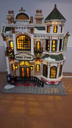 Lemax Facade Evergreen Drug Store voor kerstdorp, Diversen, Ophalen of Verzenden