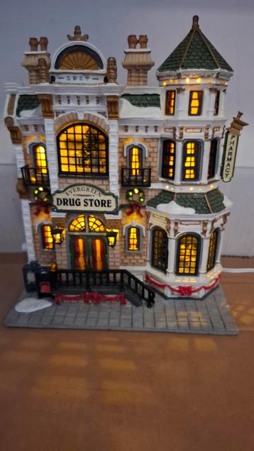 Lemax Facade Evergreen Drug Store voor kerstdorp beschikbaar voor biedingen