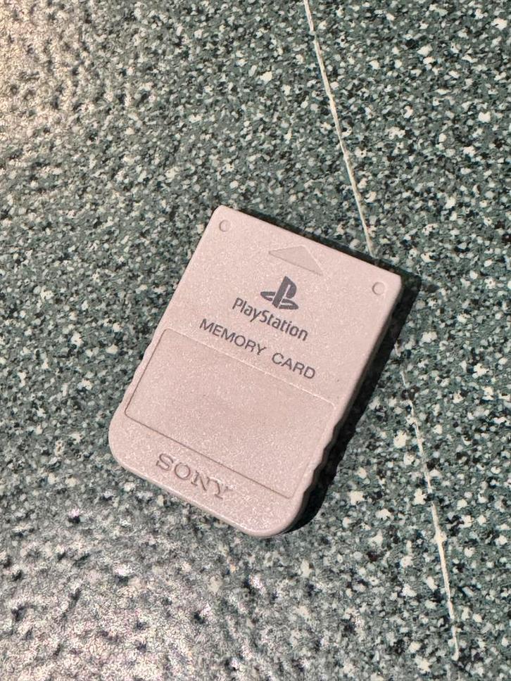PlayStation 1 + 2 Controllers + 5 Games, Spelcomputers en Games, Games | Sony PlayStation 1, Gebruikt, Platform, 2 spelers, Vanaf 3 jaar