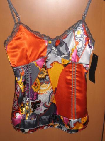 Nieuw! Fleurig topje van NICKNAME, maat S snazzeys beschikbaar voor biedingen