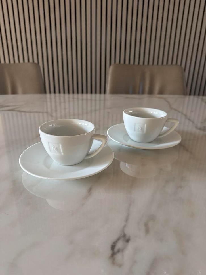 Nespresso Cappuccino Kopjes Set, Huis en Inrichting, Keuken | Servies, Zo goed als nieuw, Kop(pen) en/of Schotel(s), Effen, Porselein