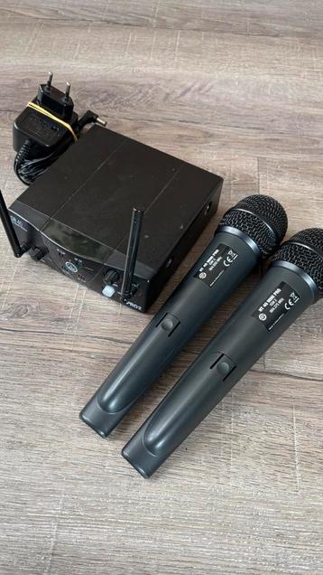 WMS40 Minipro 2 dubbele draadloze microfoonset beschikbaar voor biedingen
