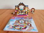 Lego Friends Wintersport IJsbaan - 41322 met doos, Kinderen en Baby's, Speelgoed | Duplo en Lego, Ophalen of Verzenden, Zo goed als nieuw