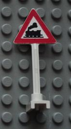 649pb06 (1) 1x white Road Sign Triangle with Train Engine Pa, Ophalen of Verzenden, Gebruikt