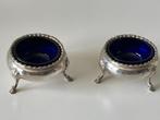 Set van 2 zilveren ronde zoutvaatjes met kobalt blauw glas, Antiek en Kunst, Antiek | Goud en Zilver, Ophalen of Verzenden, Zilver