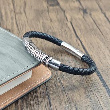 Zwarte Lederen Stalen Heren Armband beschikbaar voor biedingen