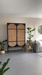 HK Living Kast, Ophalen