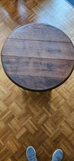 Donker eiken tafel, Ophalen