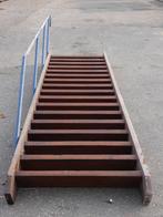 Hardhouten rechte steektrap (351 cm hoog), Ophalen, Gebruikt, 2 tot 4 meter