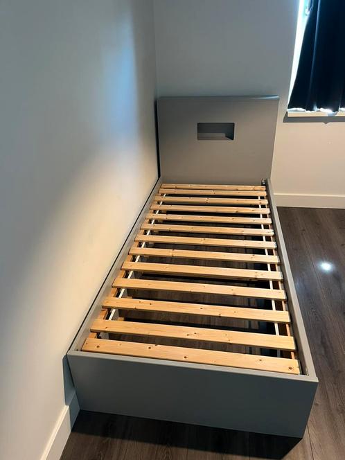 Kinderbed hout kleur grijs, Kinderen en Baby's, Kinderkamer | Bedden, Gebruikt, 180 cm of meer, 85 tot 100 cm, Lattenbodem, Ophalen