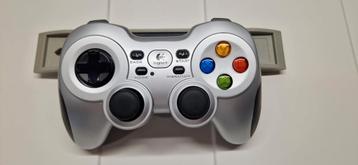 PC Controller F710 draadloos beschikbaar voor biedingen