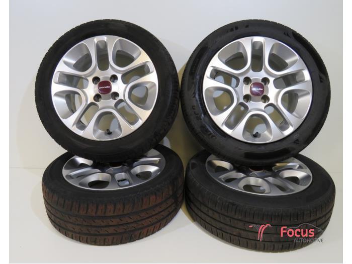 Sportvelgenset + banden van een Fiat Panda, Auto-onderdelen, Banden en Velgen, Personenwagen, Gebruikt, 3 maanden garantie, Ophalen of Verzenden