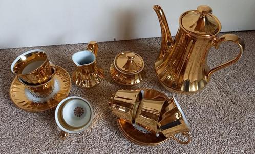 Goudkleurig servies van Wunsiedel Bavaria, Huis en Inrichting, Keuken | Servies, Kop(pen) en/of Schotel(s), Overige stijlen, Porselein