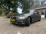BMW 3-Serie 2.0IX 320 135KW Aut8 (f30) 2012 Bruin, Auto's, BMW, Achterwielaandrijving, 74 €/maand, 4 cilinders, Bruin