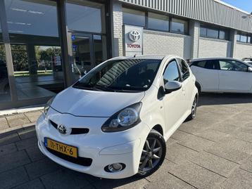 Toyota Aygo 1.0-12V Dynamic Navigator | Airco | Centrale deu beschikbaar voor biedingen