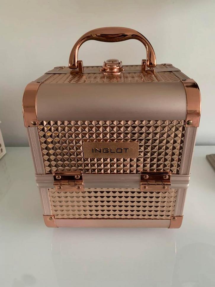 Inglot Make-Up Koffer - Roségoud als nieuw 🌟, Sieraden, Tassen en Uiterlijk, Beautycases, Zo goed als nieuw, Hardcase, Roze, Met slot