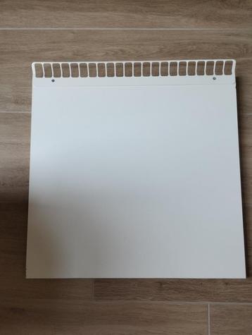 Utrusta geventileerde plank beschikbaar voor biedingen