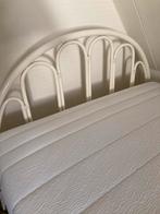 Romantisch meisjesbed met bijna nieuw matras, Ophalen, Gebruikt, Twijfelaar, 120 cm