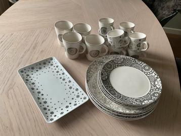 HEMA Servies - 8 bekers, 8 boden en schaal beschikbaar voor biedingen