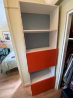 Boekenkast met deurtjes - retro oranje - gersby, Huis en Inrichting, Kasten | Boekenkasten, Ophalen, 50 tot 100 cm, Zo goed als nieuw