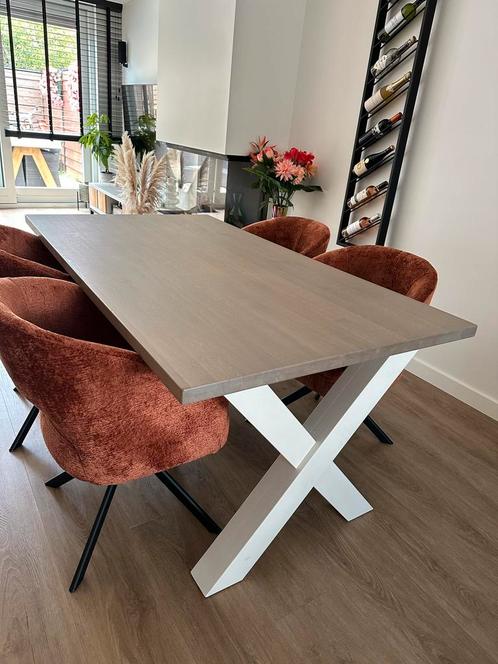 Eikenhouten Eettafel met Kruispoten - Zo Goed Als Nieuw, Huis en Inrichting, Tafels | Eettafels, Zo goed als nieuw, 50 tot 100 cm