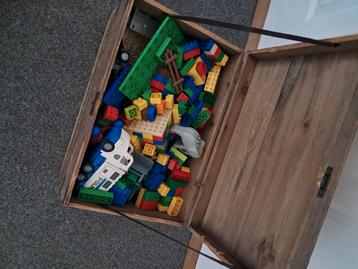 Grote Bak Duplo Stenen beschikbaar voor biedingen