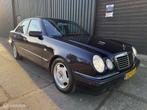 Mercedes-Benz E300 TD Avantgarde + voll.historie, Achterwielaandrijving, Zwart, Blauw, 2996 cc