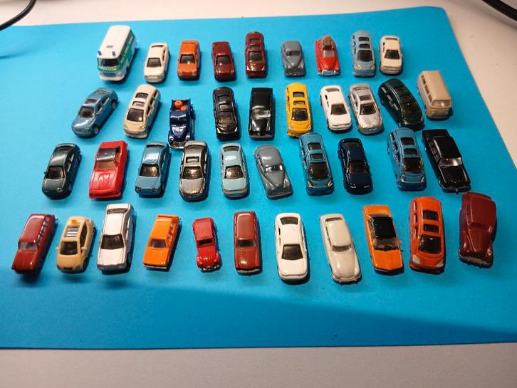 personenauto`s voor n spoor 40 stuks, Hobby en Vrije tijd, Modeltreinen | N-Spoor, Gebruikt, Brug, Tunnel of Gebouw, Gelijkstroom of Wisselstroom