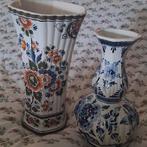 2 x DELFT vaas polychroom en delfts blue handpainted, Antiek en Kunst, Ophalen